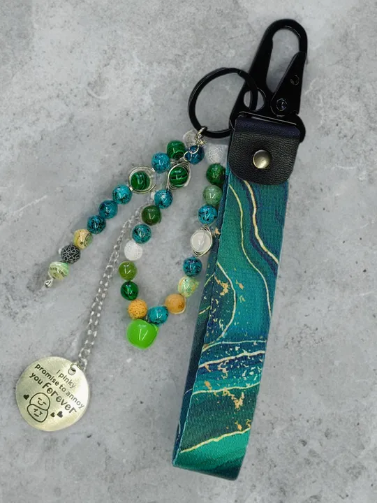 Брелок ручної роботи з натуральним камінням З аукціону