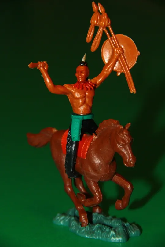 ІРОКЕЗ свопет ІНДІАНЕЦЬ З НОЖЕМ ТА СПИСАМИ НА КОНІ индеец WELO 50мм Гонконг копія BRITAINS Ціна