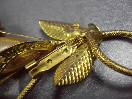 Бижутерия брошка цветок брошь цветочек с листьями размер 6,4 х 6,3 см №13373 Характеристики