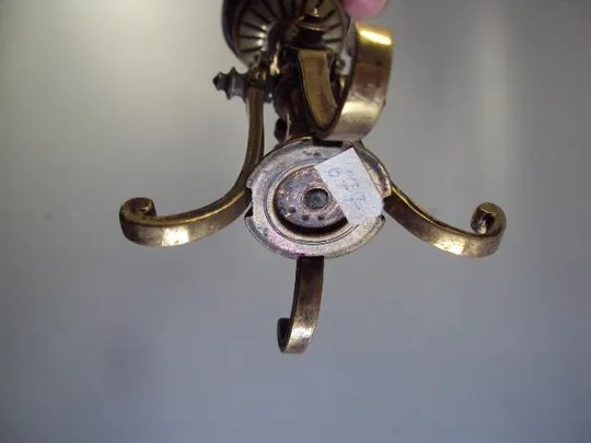 Подсвечник латунь на 4 ноги листочки маленький высота 12 см №677 Продаж