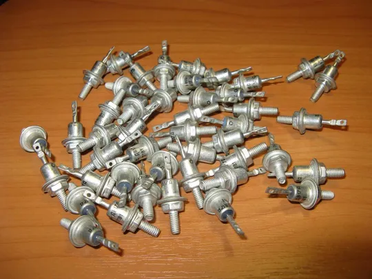 Стабілітрони Д817А ЛОТ 5ШТ Ціна