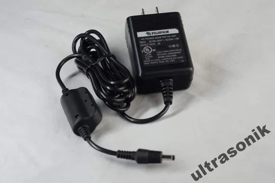 Блок питания Fujifilm AC-5VH для цифровых FinePix Вживане З аукціону
