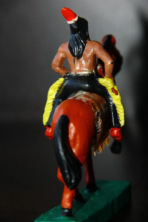 Купити индеец на коне LEYLA 1:25 МАССА - КОМПОЗИТ ФРГ 40-50е годы 70-75мм