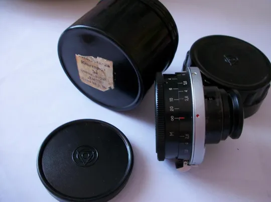 Объектив Юпитер-12 , байонет. Футляр, передняя крышка и паспорт. No-8406446 . Цена мин Ціна