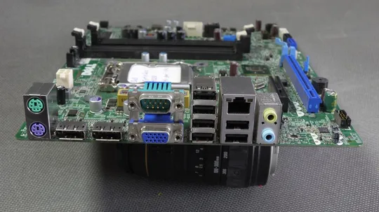 материнская плата miniITX DELL OptiPlex 9020 USFF (s1150, Q87, 4xDDR3, Desktop/Slim) Де купити