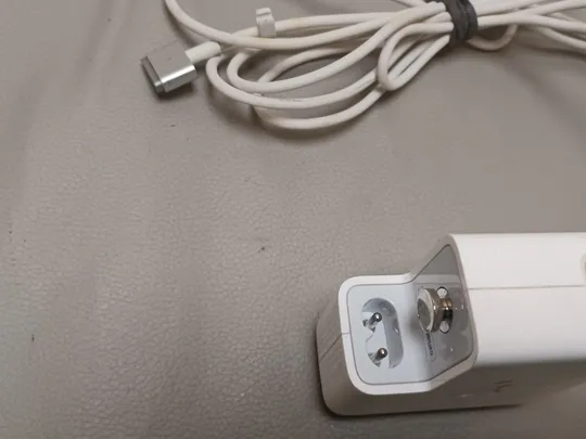 Купити 0935с адаптер живлення  APPLE A1436 45W 14.85V 3.05A