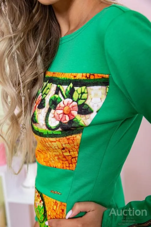 Приталенное платье средней длины, в принт зеленого цвета, 167R067-2 Де купити