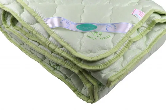 Одеяло закрытое однотонное бамбуковое волокно (Микрофибра) Полуторное 150х210 55043 З аукціону