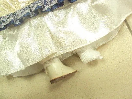 Фарфоровая кукла девочка с сумкой №465п Характеристики