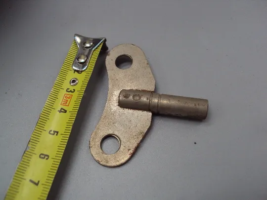 Настенные часы ОЧЗ механизм циферблат маятник и ключ для настенных часов лот №15689 З аукціону