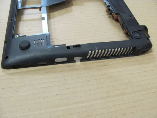 486-1 Кришка дно піддон корпуса 13N0-ZKA0501 для MEDION P6816 E6228 оригінал З аукціону