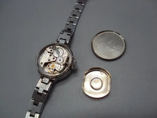 Женские наручные часы Заря 17 камней ссср с браслетом не на ходу длина 17 см №14659 Продаж