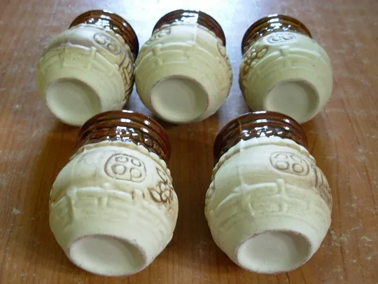 5 керамічних чарок З аукціону