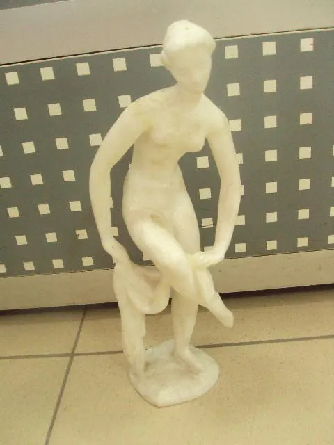 Фигура пластик ню девушка вытирает ноги №287 Ціна