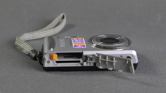 Цифровой фотоаппара 8.0Mpix Pentax Optio V20  +  x6.0 Pentax lens 6.3-31.5mm Вживане Продаж