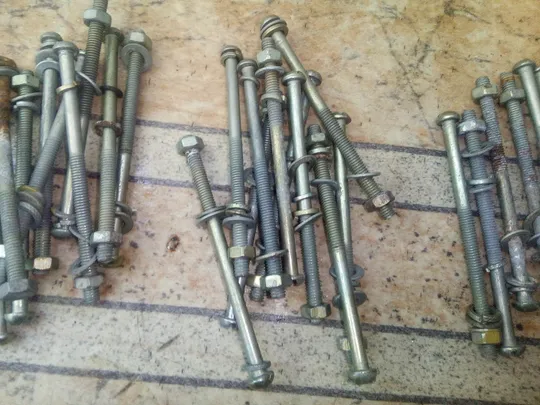 Гвинти довгі різні більше 90шт Продаж