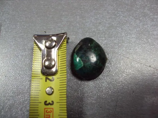Камень хризоколл зеленый на подложке для ювелирных изделий вес 3,6 г размер 8х20,5х16,5 мм №13274 Де купити