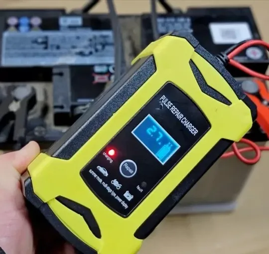 Купити Зарядное устройство для автомобильного аккумулятора 12В/4А, DKCC5 / Зарядка для авто