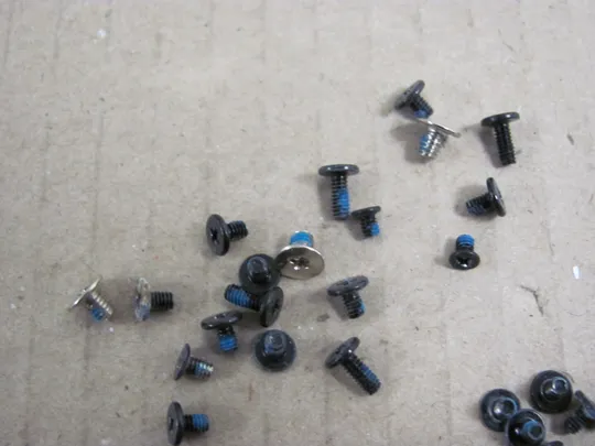 Купити номер0252-8 комплектуюче гвинти    для  Dell Latitude 5590 оригінал