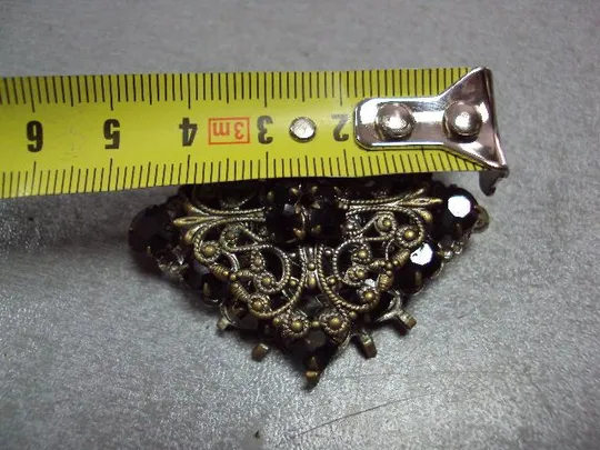 Купити Бижутерия брошка ажурная брошь в форме ромб с черными вставками размер 3,9 х 4,7 см №13470