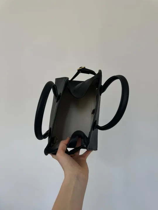 Сумка The Row Soft Margaux 26 Bag in Leather Black  99718 Характеристики