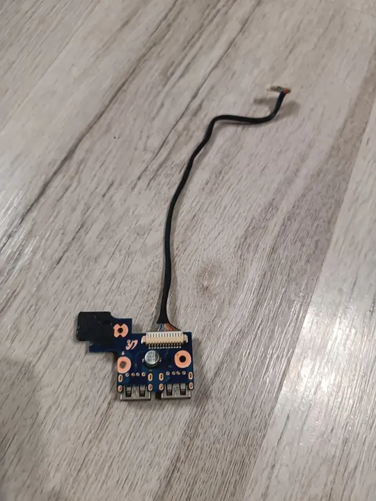 Додаткові USB для ноутбука Samsung NP300V5A, NP300V5Z, NP305V5A, NP305V5Z Ціна