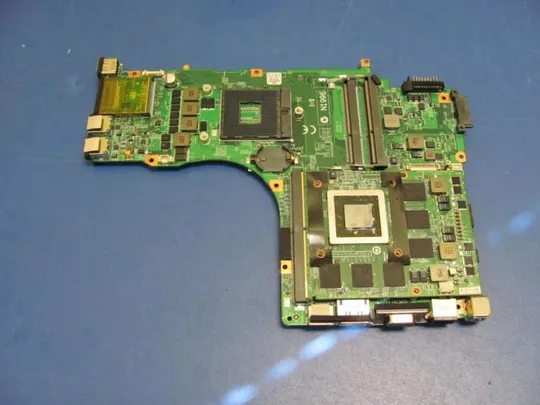 №50-7 материнська плата  РОБОЧА для MEDION ERAZER X6811 оригінал Ціна