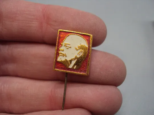Купити Знак Ленин портрет профиль голова на красном фоне ссср фрачник игла №17661