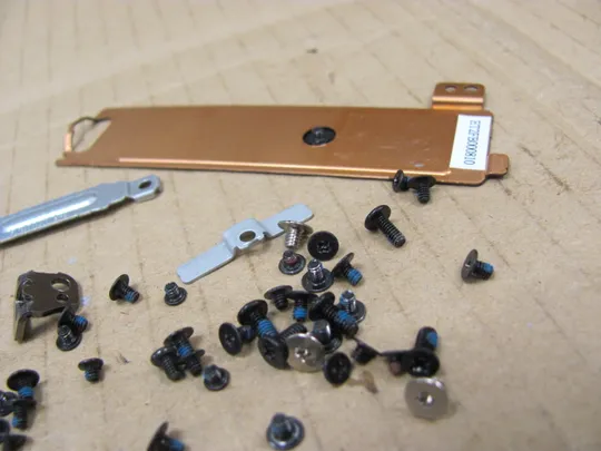 699-56 комплектуюче гвинти  для Dell Latitude 5410  5411  оригінал З аукціону