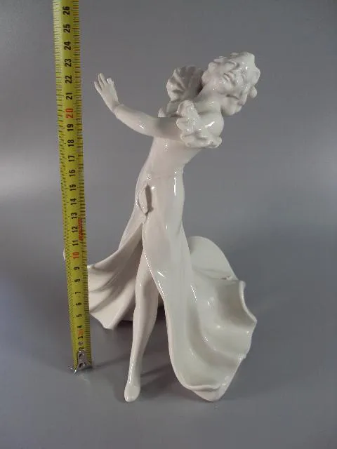 Фигура фарфор статуэтка Германия Валлендорф танцовщица девушка танцует 23,5см под реставрацию №11965 Ціна