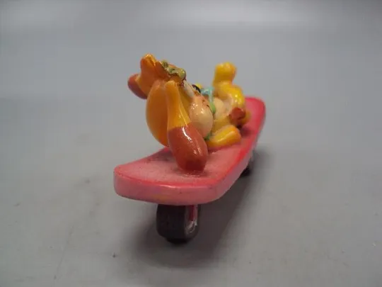 Фигура керамика статуэтка миниатюра зайка скейт сувенир собачка на скейте размер 4,7х7,6 см №13981 Де купити