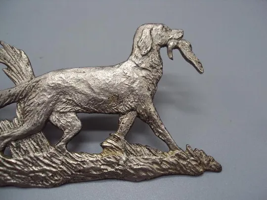 Декоративная накладка охота собака с уткой птицей в зубах металл размер 10 х 6 см (№1790) №13546 Продаж