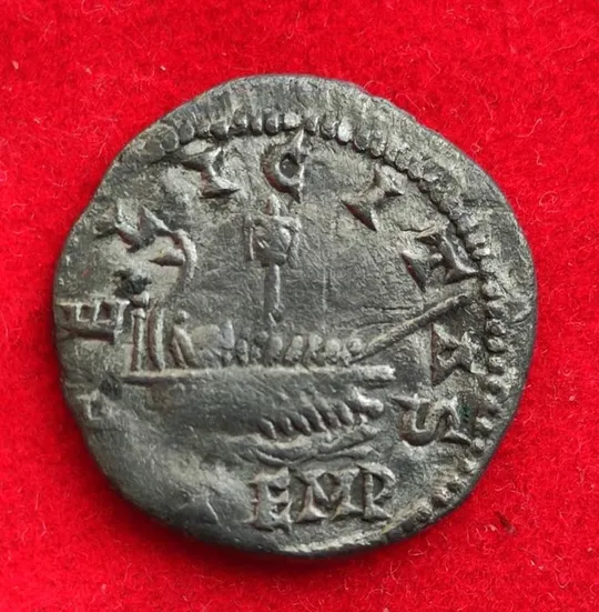 Купити 220 год н.э. Римский денарий ,,&quot;Корабль,&quot; семь гребцов и лоцман- Фелиситас ,серебро, dt255