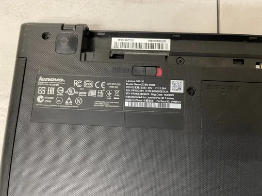 Комплектуючі, ноутбук на деталі Lenovo G50-30 - матриця, корпус, палмрест, кришка матриці та ін.  Ноутбук не робочий в Україні