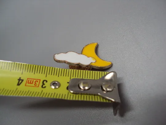 Купити Значок пін хмара і місяць хмаринка хмарка знак брошка №18463