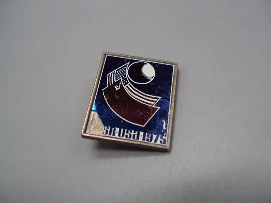 Знак космос флаги СССР и США стекло USSR 1975 USA Аполлон Полет кораблей партнеры ситалл №17322 Ціна