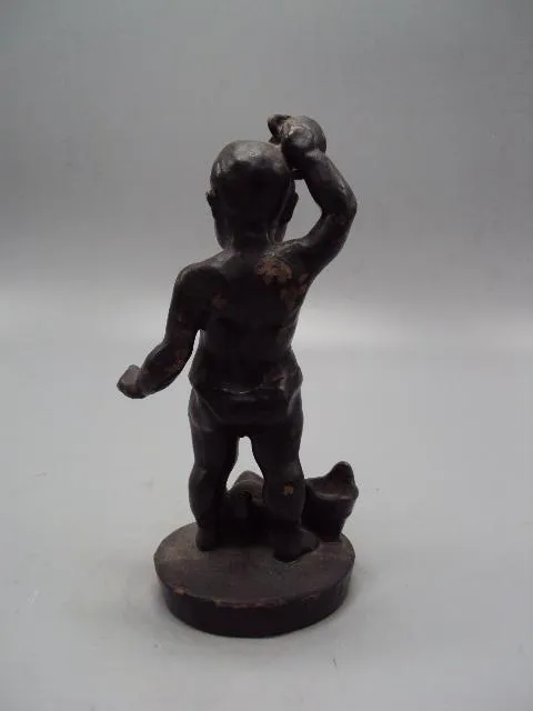 Фигура чугун СЧЛЗ Свердловск мальчик моется ребенок обливается водой статуэтка высота 16,5 см №13785 З аукціону