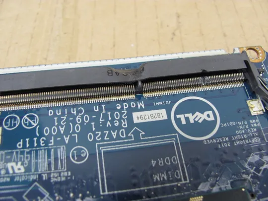 696-7 материнська плата DAZ20 LA-F311P SR3L9  i5-8350U  для Dell Latitude E7290 7390 7280 7380 оригінал Характеристики