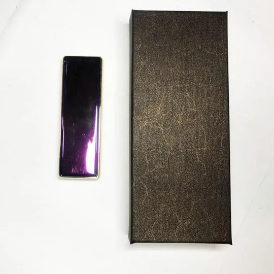 USB зажигалка в подарочной упаковке с двумя спиралями накаливания. Цвет: фиолетовый З аукціону