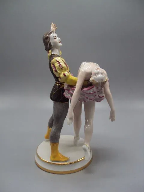 Фигура фарфор статуэтка Киев балет Адажио лебединое озеро высота 27 см №14091 Характеристики