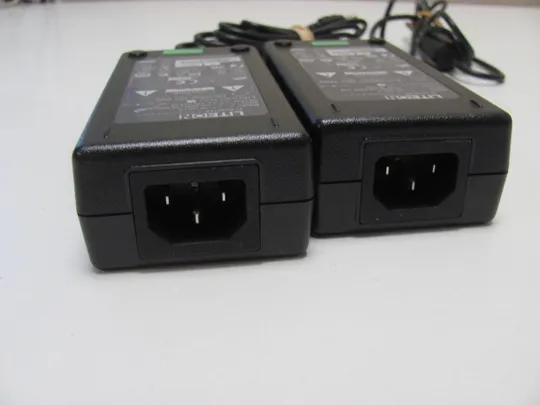 3658 адаптер живлення LITEON PA-1061-0 12V 5.0A  2 шт НІМЕЧЧИНА З аукціону