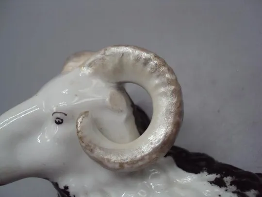 Масленка фарфор Кузнецов барашек шкатулка баран Кузнецова 10,5х17х14,7 см под реставрацию №2944 З аукціону