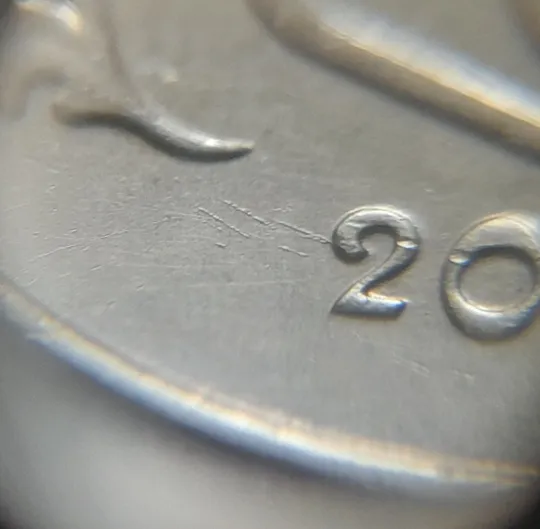 (7074) 10 копійок 2013 багаточисельні царапини штемпеля на аверсі (10 копеек 2013 брак) Де купити