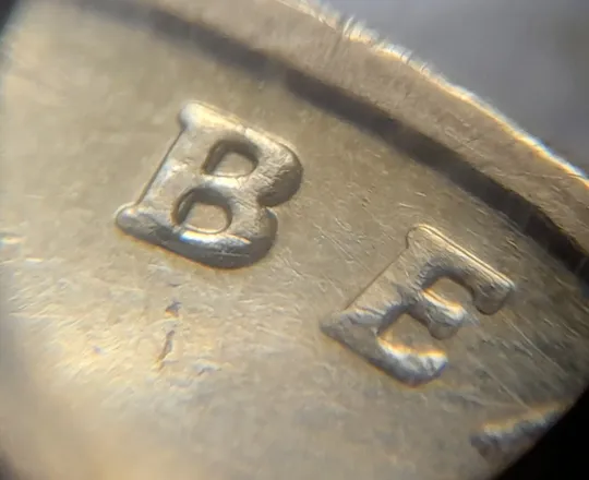 (5123) 1 гривня 2006 двійний удар на реверсі + викрошка вверху "2" слова "2006" на гурті (1 гривна 2006 брак) Де купити