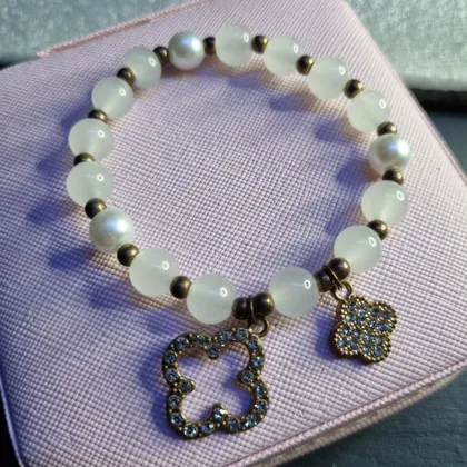 фото, Браслет з «клевером» конюшиною