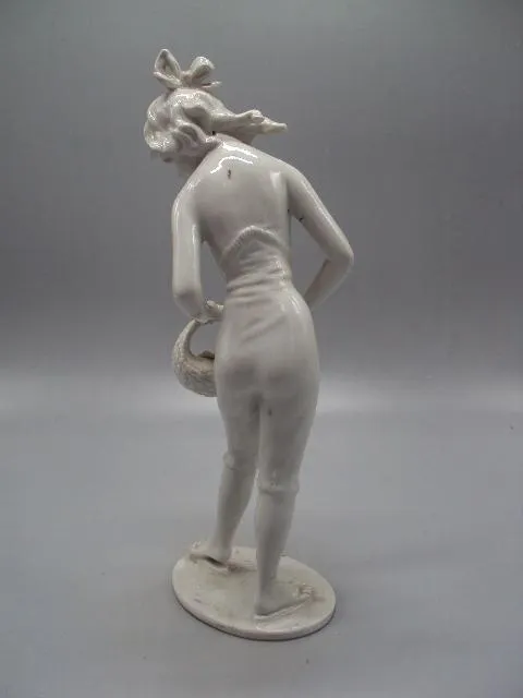 Фигура фарфор статуэтка Германия Unterweissbach K.Stener девушка с корзиной кунст высота 24,8 см №73 Де купити