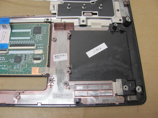 номер1002-2 корпус кришка Палмрест корпус топкейс Верхня панель палмрест cover-C тачпад  01VVYH  AP2V4000D02 для Dell Precision 7750 оригінал Де купити