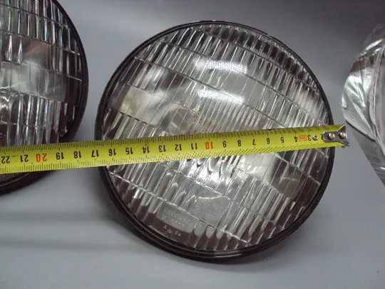 Купити Круглые автомобильные фары ФГ 105 - 3711201 для автомобиля ссср диаметр 17 см №16054