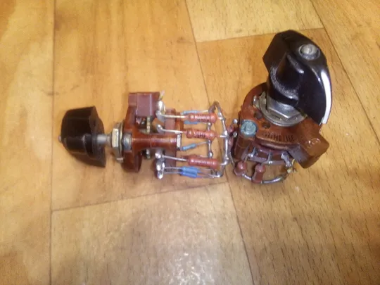 Перемикачі галетні 2шт 8 переключень З аукціону