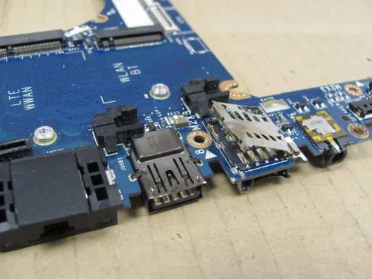 696-5 материнська плата DAZ20 LA-F311P SR3L9  i5-8350U  для Dell Latitude E7290 7390  оригінал Де купити